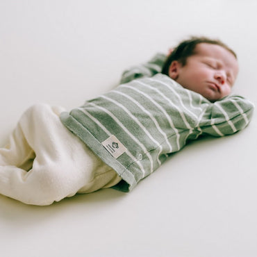 Micu Micu Babyset voor Pasgeborenen: Muts, Vestje en Broekje in Stijlvolle Strepen