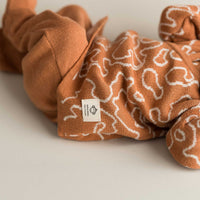 Babyset Okerkleur van Micu Micu met Mutsje, Vestje en Broekje